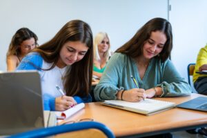 étudiants en classe